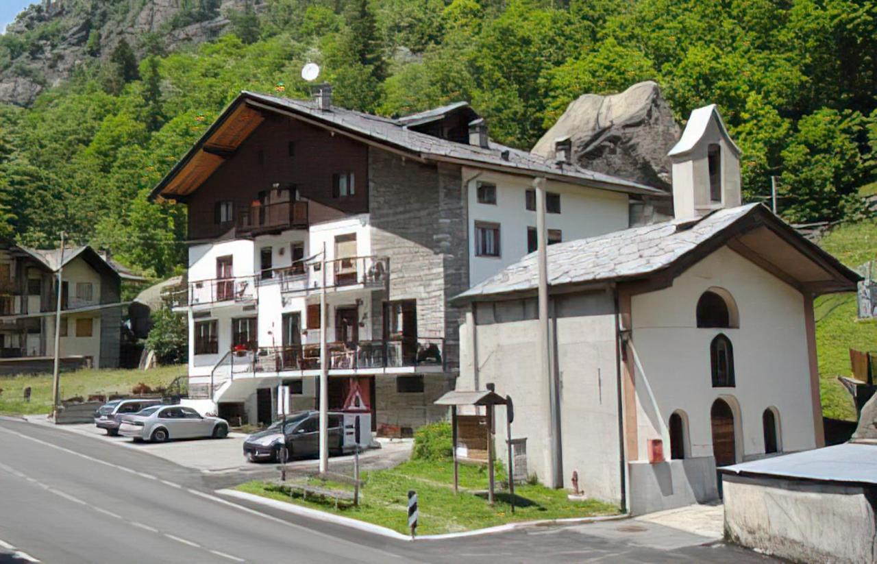Hotel Laurent Gaby Exteriör bild